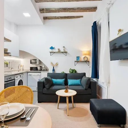 Almirall B2 Apartment *